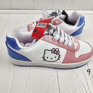 Hello Kitty Women's Sneakers. Size 9